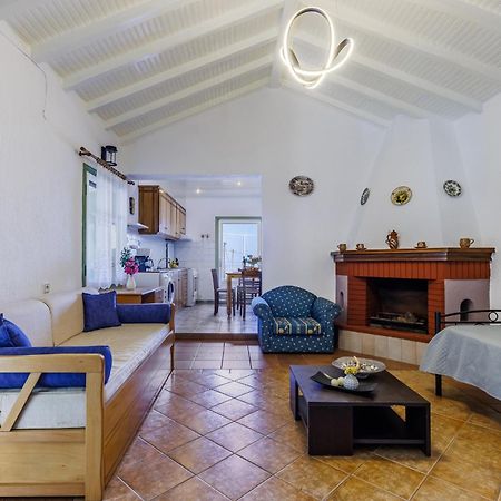 Nerissa Cottage - Skopelos Glossa Atheato Kültér fotó